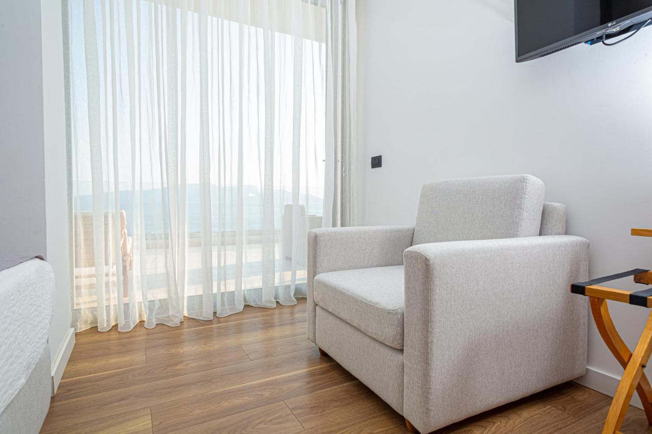 Andon Lapa & 4* Sarandë