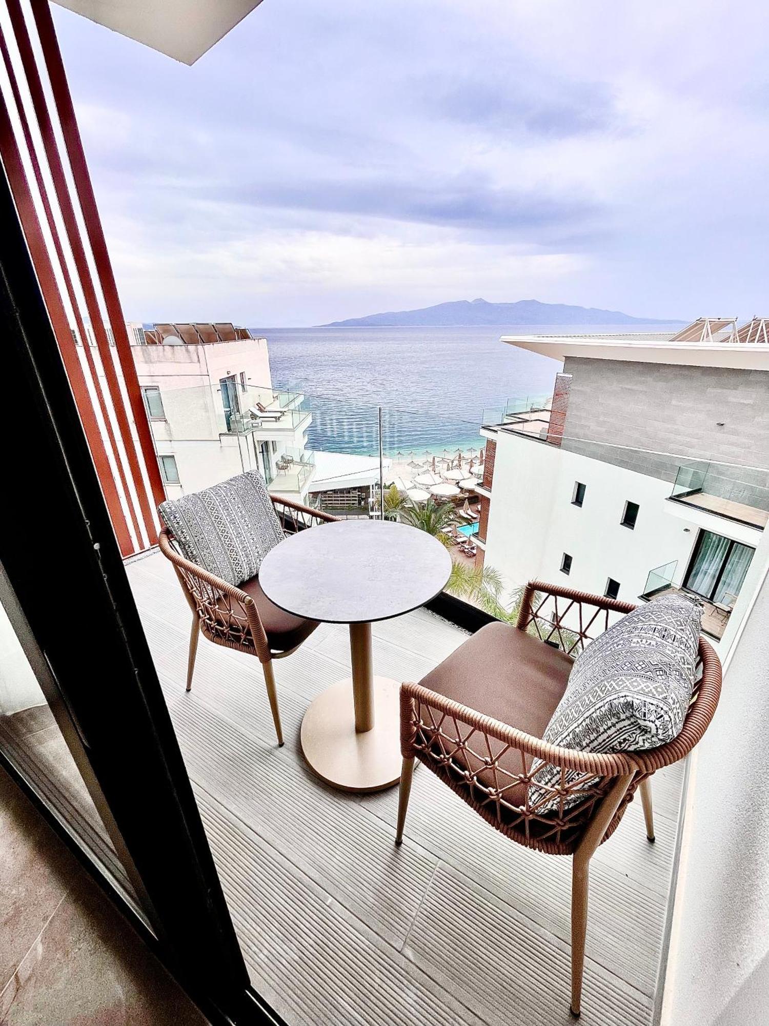 Andon Lapa & Hotel Saranda